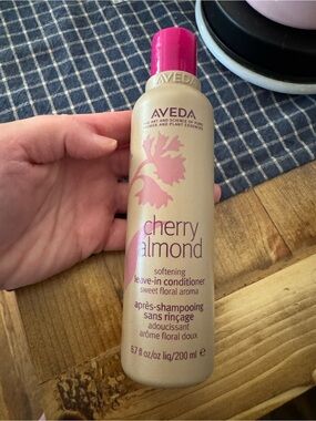 AVEDA Cherry Almond Leave-In Conditioner - Pink/Beige